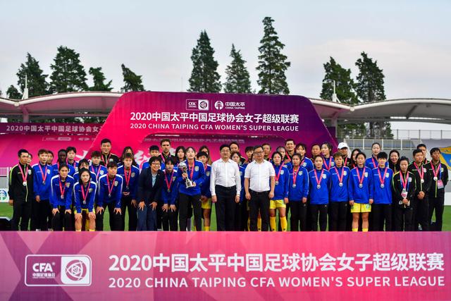 阿劳霍：红牌改变了比赛；全队都全力以赴